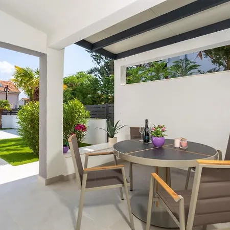 Villa T & K Njivice