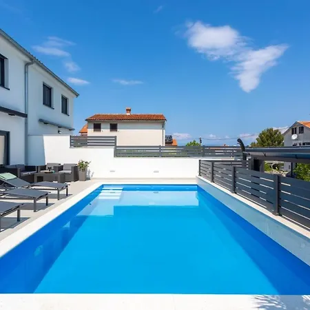 T & K Villa